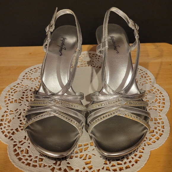 NIB Jacqueline Ferrar Shoes Woman's 7.5M Silver High Heels Party Shoes - Picture 7 of 12